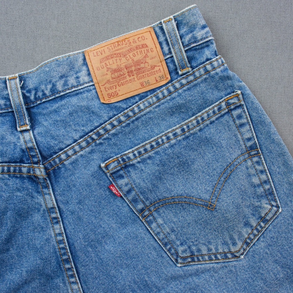 Vintage Levi 505 Regular Fit Straight Leg Jeans Mens 34xL37 Blue Denim Columbia